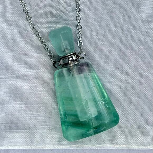 Natural Fluorite Quartz Crystal Perfume Bottle Necklace Pendant Essential Oil - Picture 1 of 8